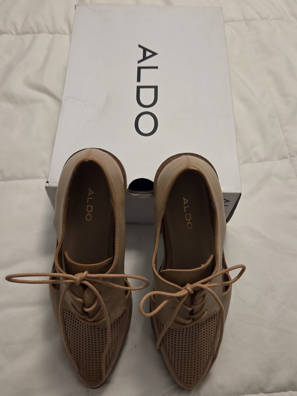 ALDO Women's Tan Perforated Lace-Up Pointed Oxfords